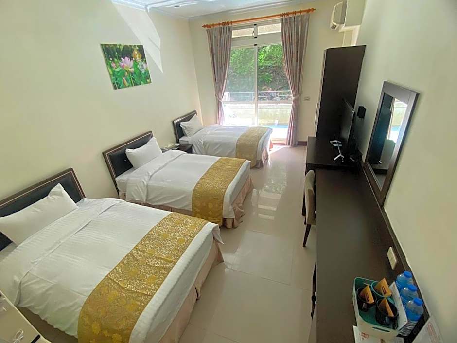 Photo 1 of 3 of Triple Room with Bathroom