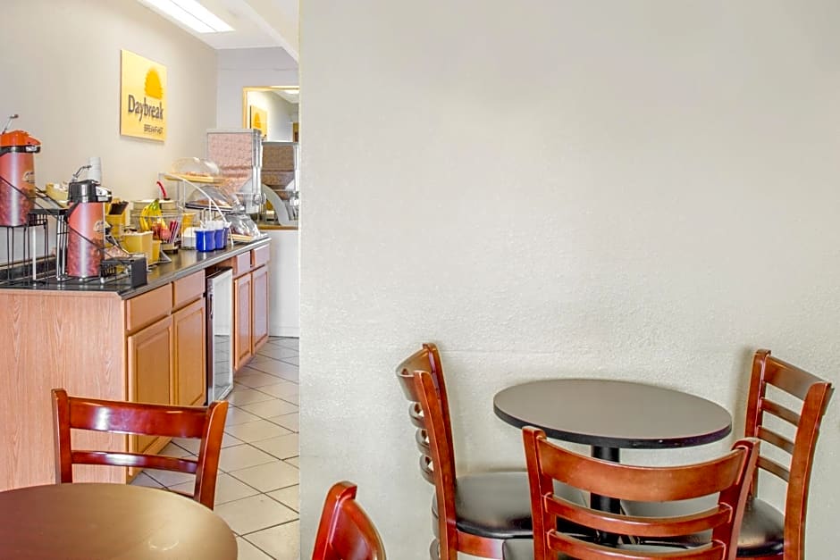 Days Inn by Wyndham Tallahassee University Center