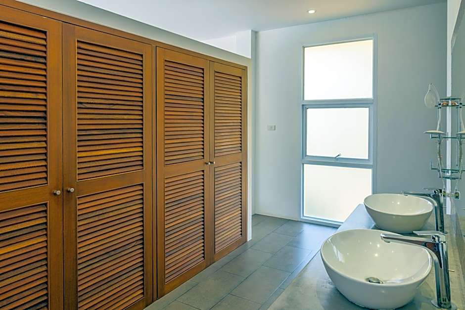 3BR Villa Private Pool 10min to Beach