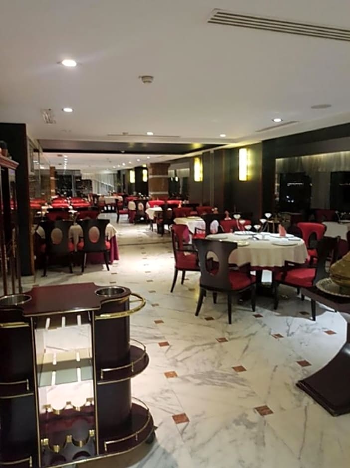 Oasis Hotel