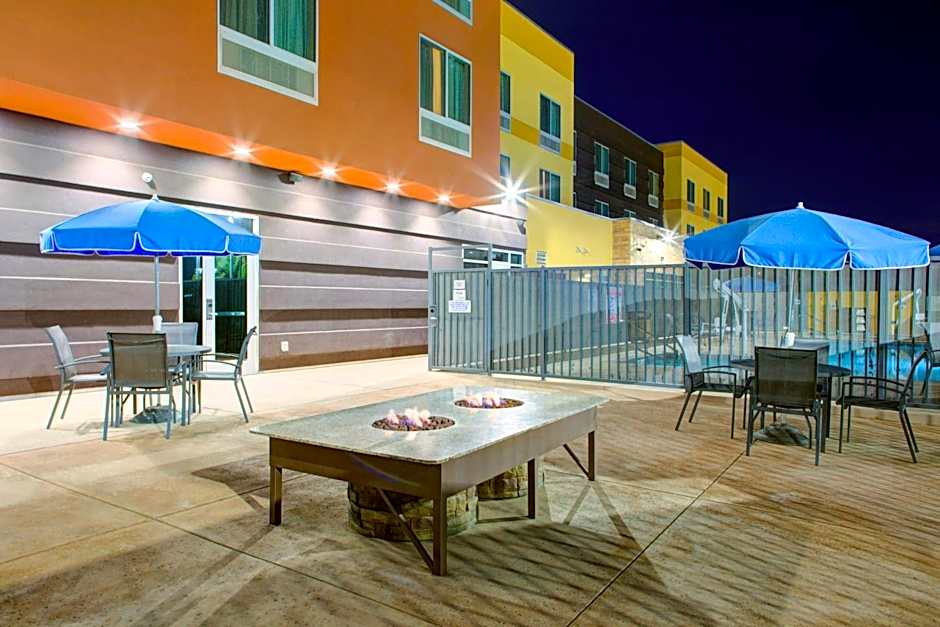 Fairfield Inn & Suites by Marriott Bakersfield North/Airport