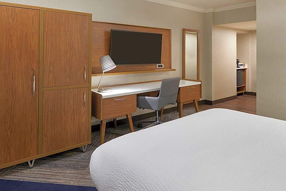 Four Points by Sheraton Windsor Downtown