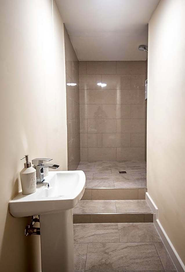 Trivelles Waterhall Country Gatwick Hotel & airport parking