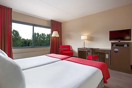 Standard Twin Room Free Parking Promo with breakfast