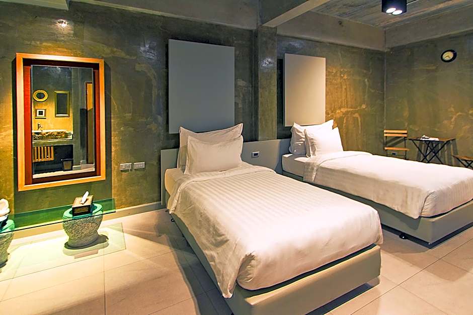 Kroque Boutique and Bistro Hotel