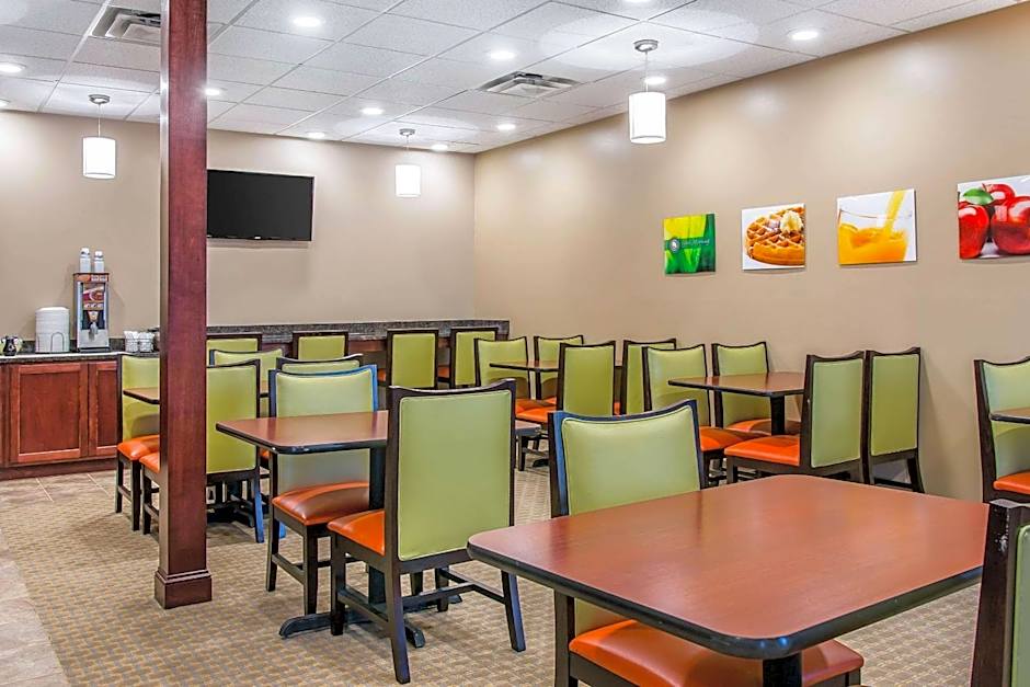 Quality Inn & Suites Houghton