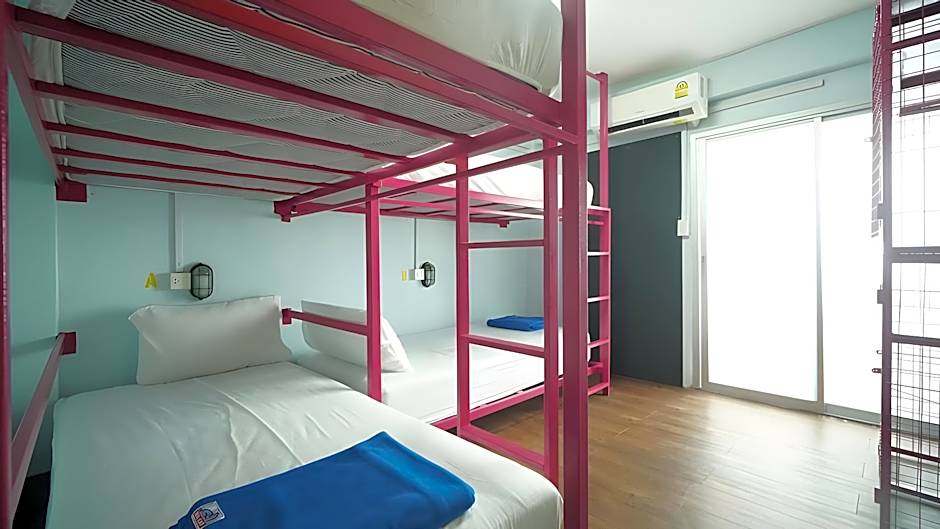 Slumber Surf Phuket Kata