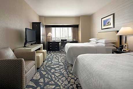 Queen Room with Two Queen Beds and Adapted Tub - Mobility and Hearing Accessible