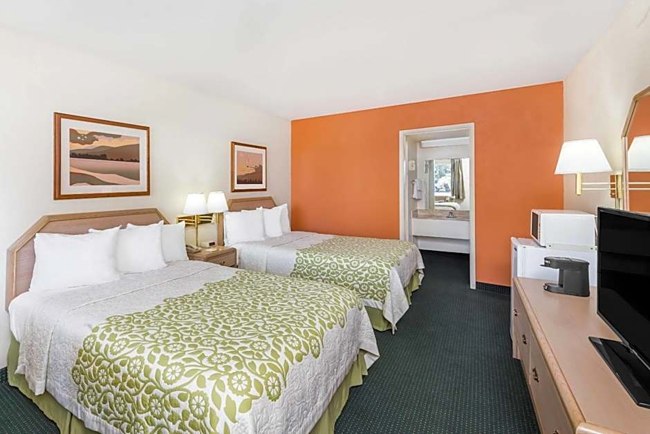 Days Inn by Wyndham Deming