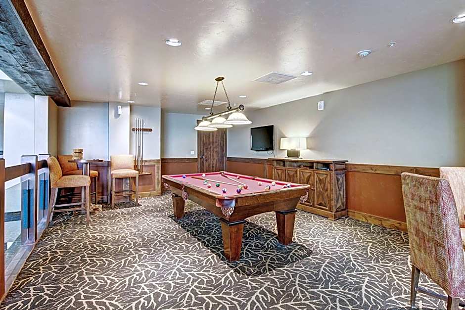 Crystal Peak Lodge By Vail Resorts