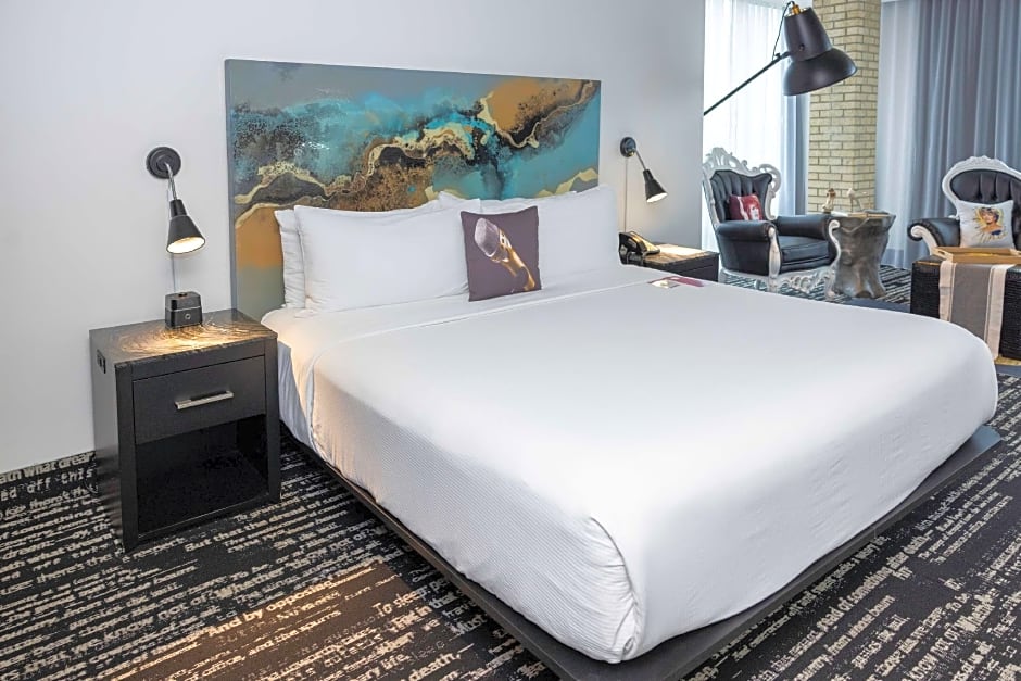 Photo 1 of 11 of 1 King Bed, Mobility Accessible, Roll in Shower