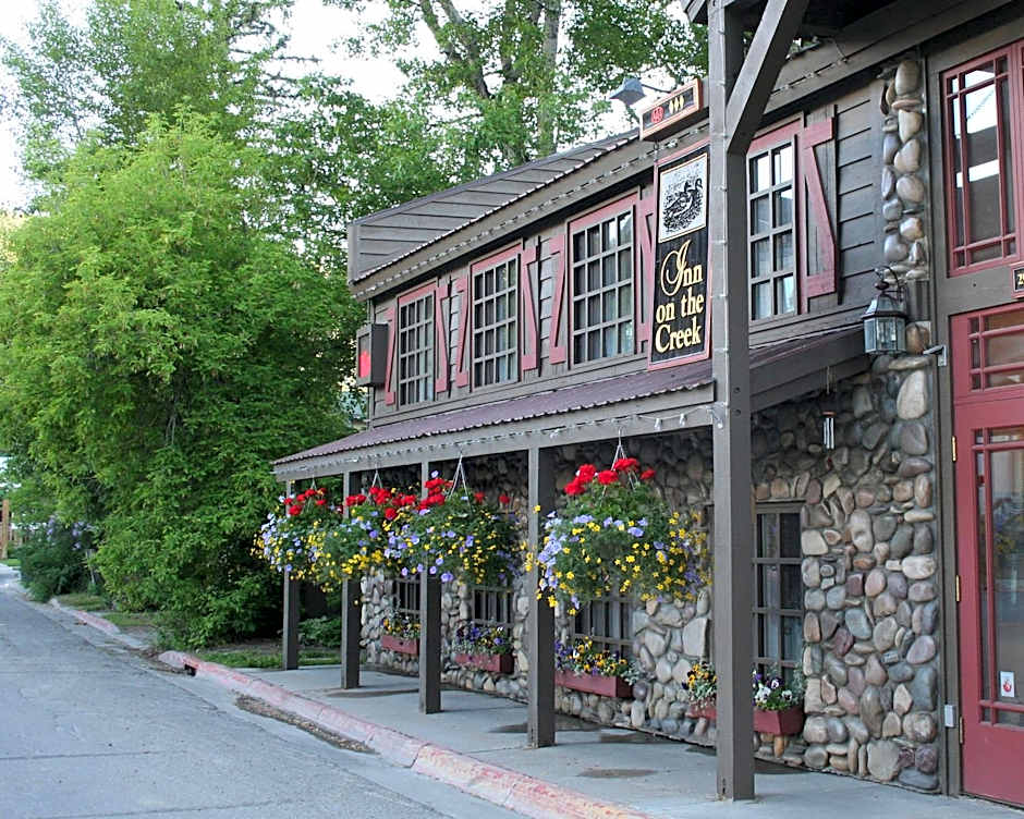 Inn on The Creek