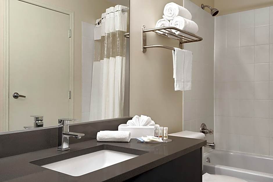 Days Inn by Wyndham Kelowna