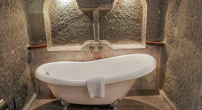 Sarnich Cave Suites