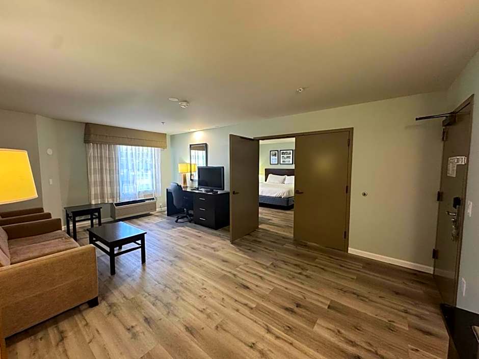 Wingate by Wyndham Bel Air I-95 Exit 77A / APG Area