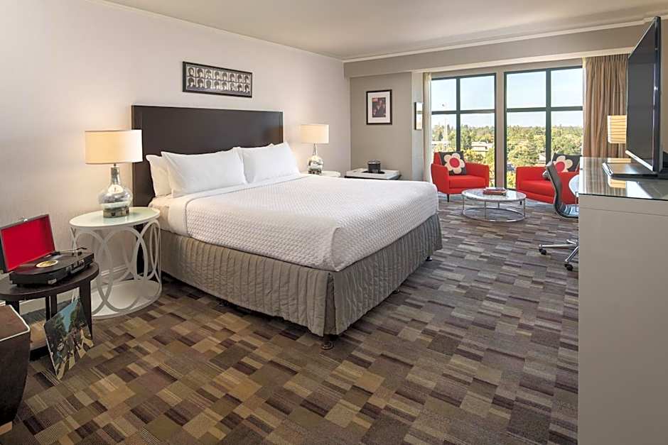 Crowne Plaza Cabana Hotel By IHG