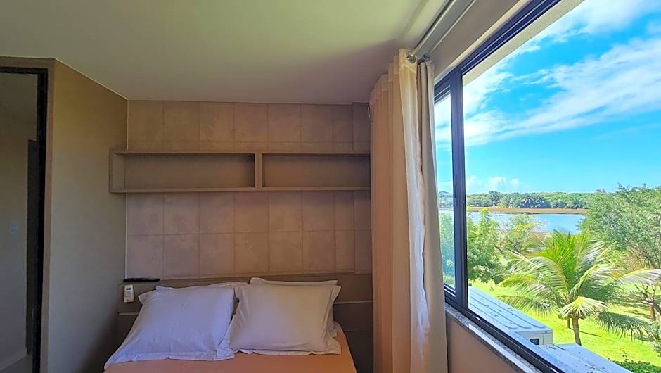 Apartamento espetacular na MELHOR praia da Bahia, GUARAJUBA é uma das únicas praias com selo azul do Brasil -Luxo, lazer, diversão e tranquilidade! Projetado para que você tenha a melhor experiência em hospedagem - Condominio tipo resort, o mais procurado