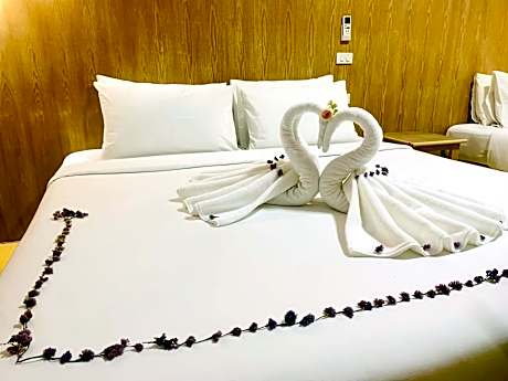 Comfort Room with 1 King Bed - Non-Smoking