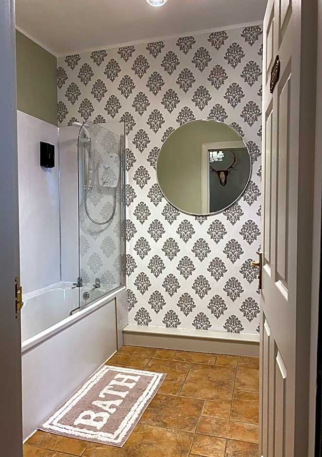 Red Lion, Coorie Inn