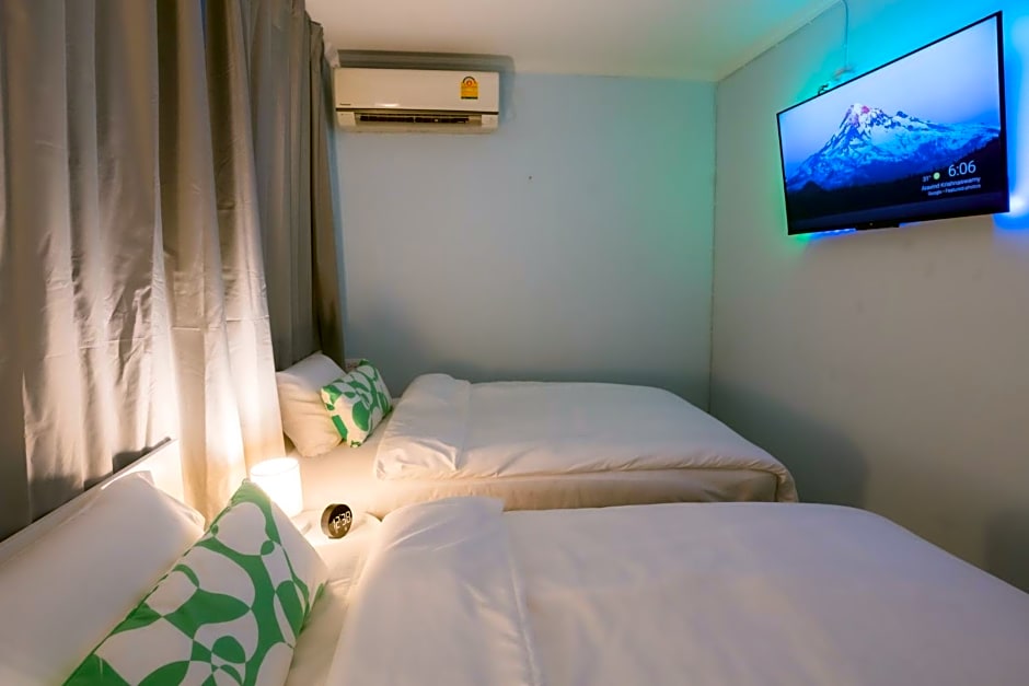 420 Hostel - Ekkamai Buds & Beds