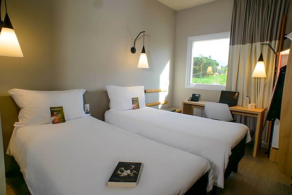 Ibis Itatiba