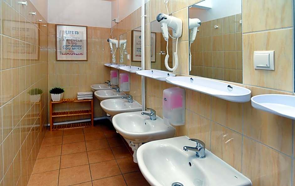 Warsaw Hostel Centrum Private Rooms & Dorms