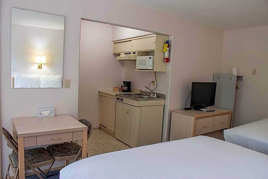 Super 8 by Wyndham Clearwater BC