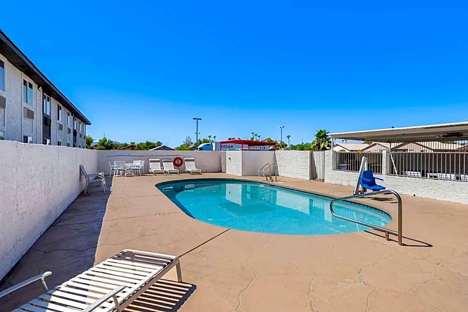 Super 8 by Wyndham Goodyear/Phoenix Area