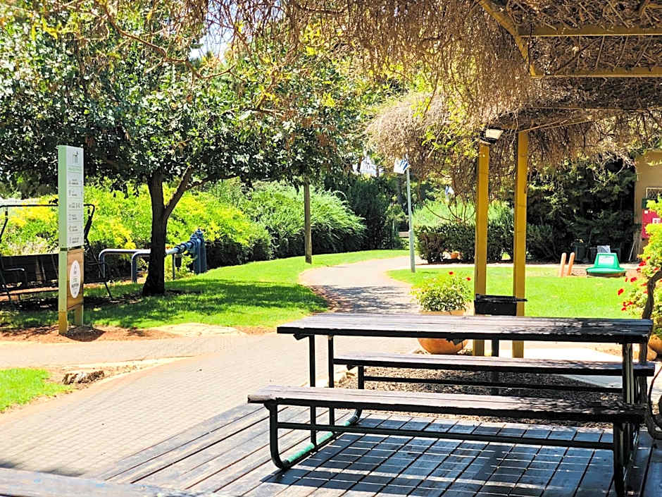 Kibbutz Malkiya Travel Hotel