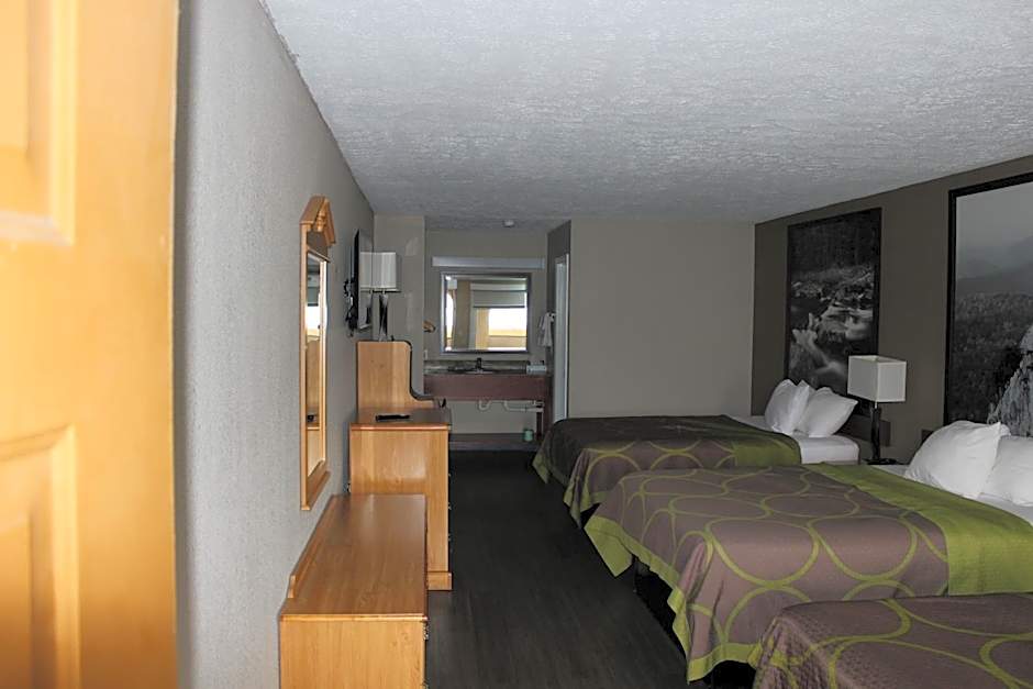 Super 8 by Wyndham Chiswell/Max Meadows Area