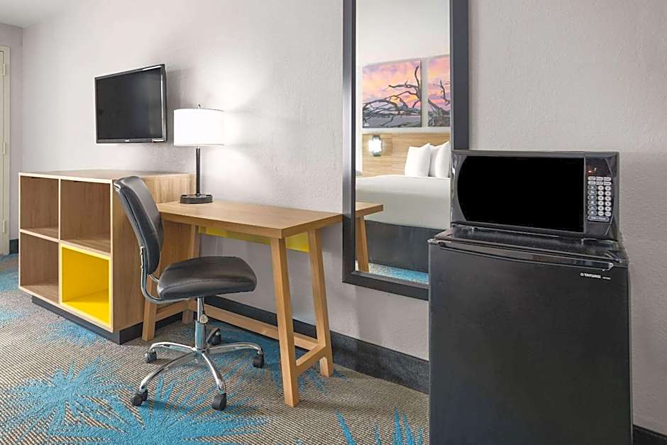Days Inn by Wyndham Ladson Summerville Charleston