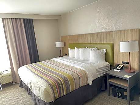 King Suite with Whirlpool - Non-smoking