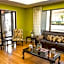 Quality Inn & Suites Near Six Flags - Austell