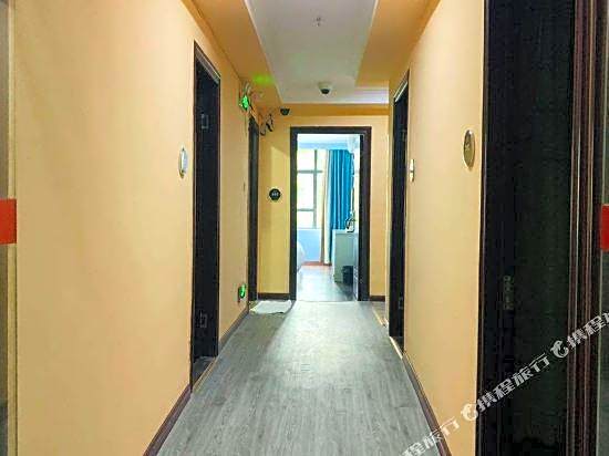 Yongjia Hotel (Guangzhou Sports West Metro Station)