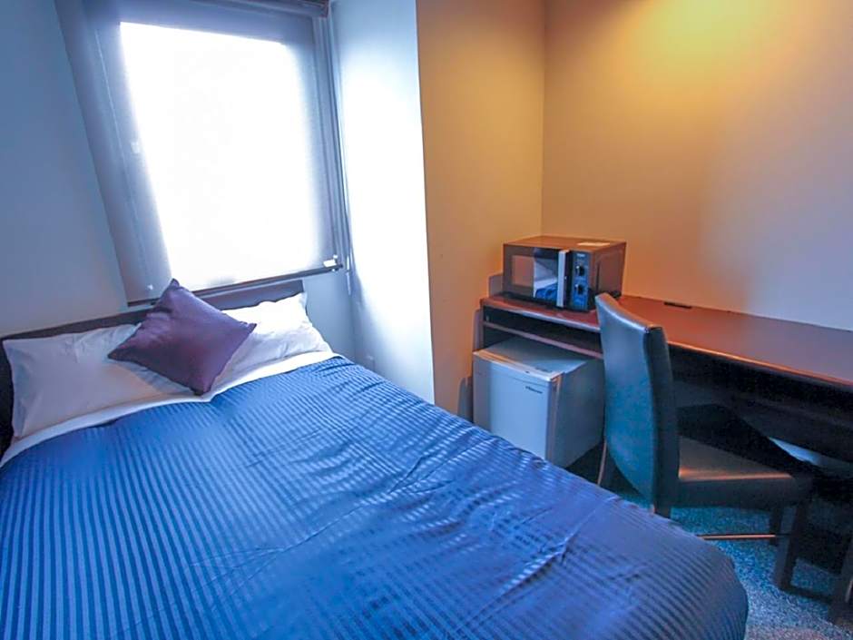 Photo 1 of 5 of 1 Bed, Nonsmoking