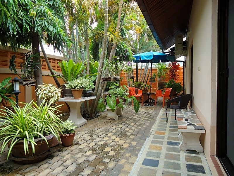 Lonops Gayparadise Hotel