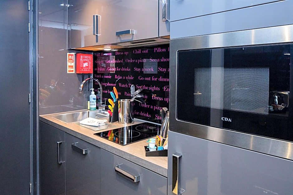 Aparthotel Roomzzz Nottingham City