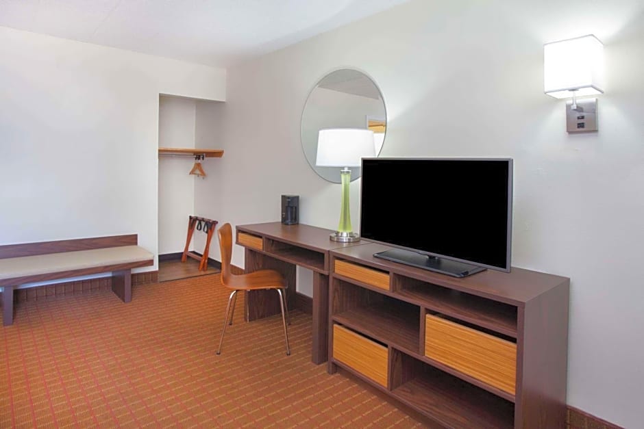 Super 8 by Wyndham Chicago/Rosemont/O'Hare/SE