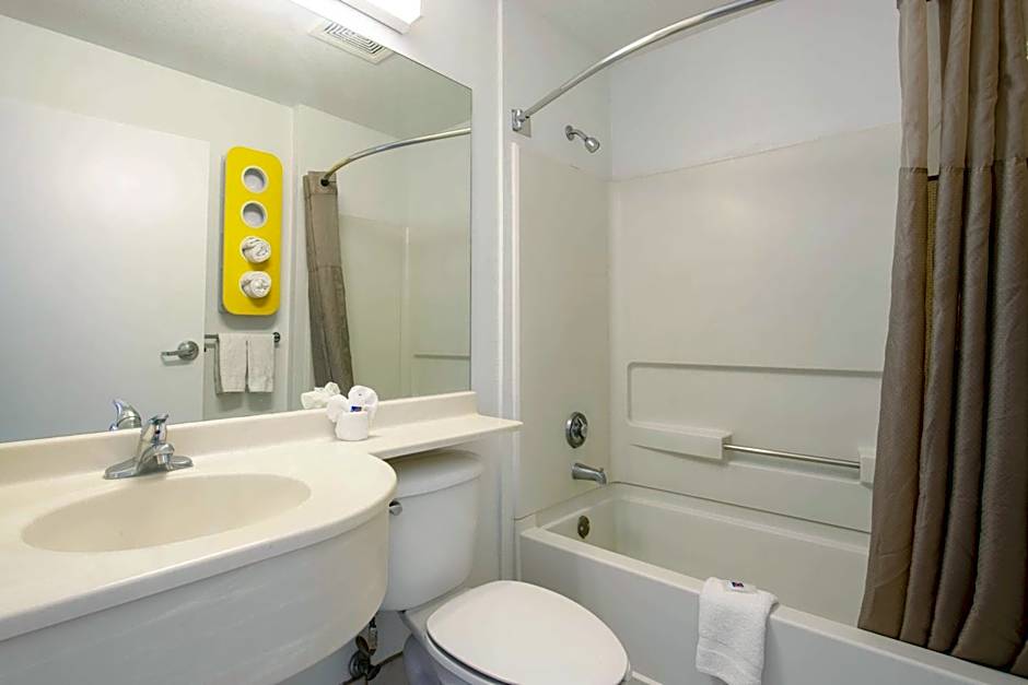 Motel 6-El Paso, TX - Southeast