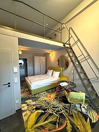 Pebbles Suiten by RiNG