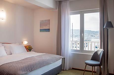 Double or Twin Room with Sea View