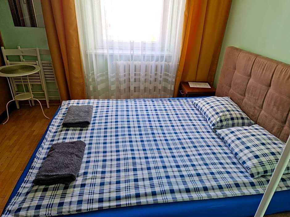 Niebieski Meander Pokoje blisko metra