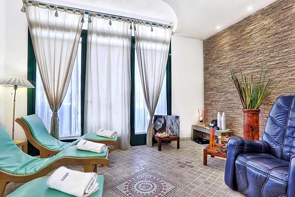 Villaggio Turistico La Cecinella