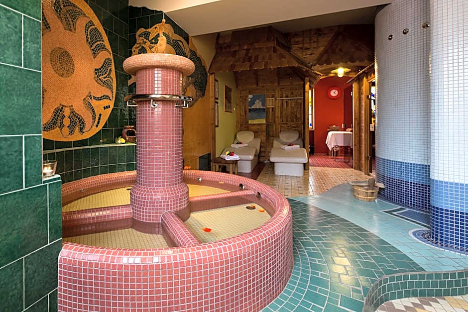 Hotel Selsky Dvur - Bohemian Village Courtyard