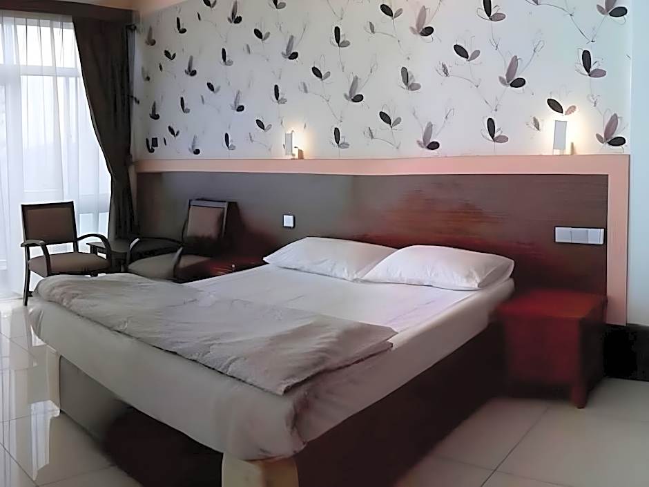 Strawberry Garden Hotel