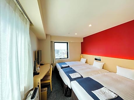 Triple Room with City View