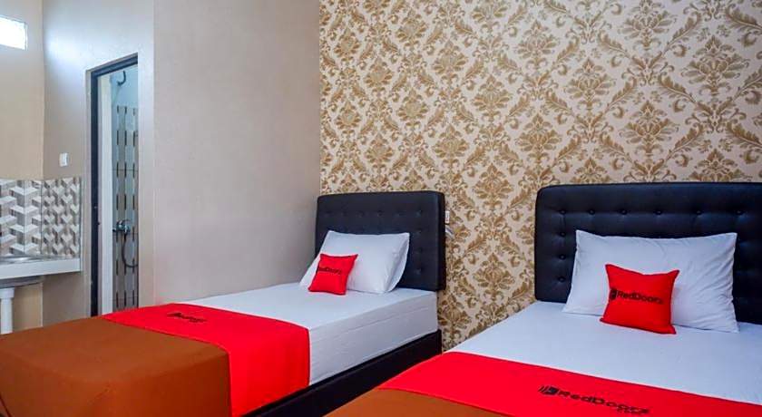 RedDoorz Syariah near Stasiun Gumilir Cilacap