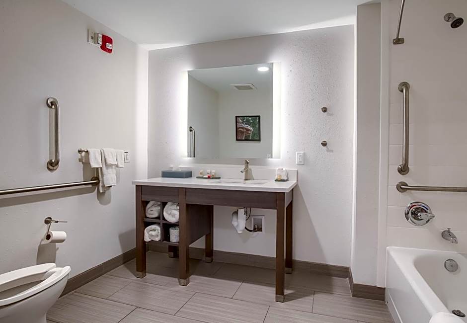 La Quinta Inn & Suites by Wyndham Mobile