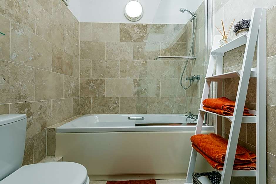 Kidwelly Farmhouse B&B