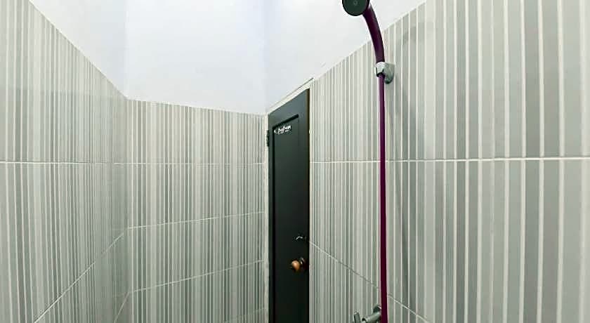 RedDoorz Syariah near Ramayana Mall Tarakan